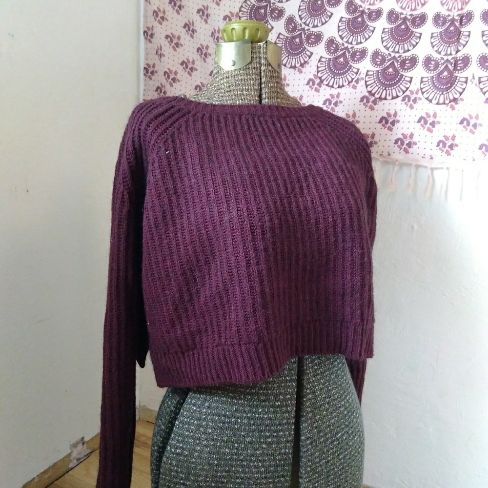 Cropped knit sweater